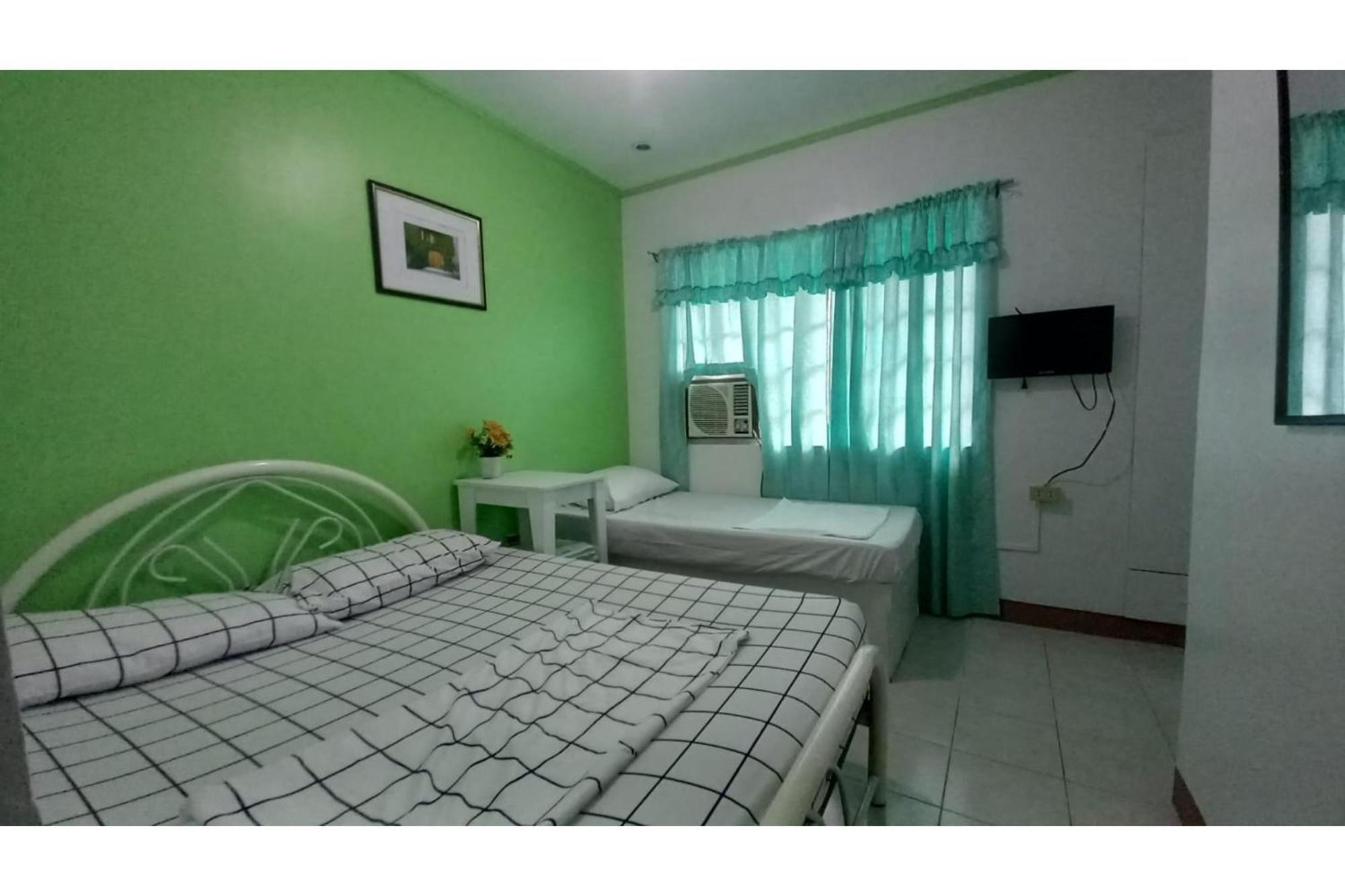 Oyo 1048 Jomckayl Apartelle Naga (Camarines Sur) Exterior foto