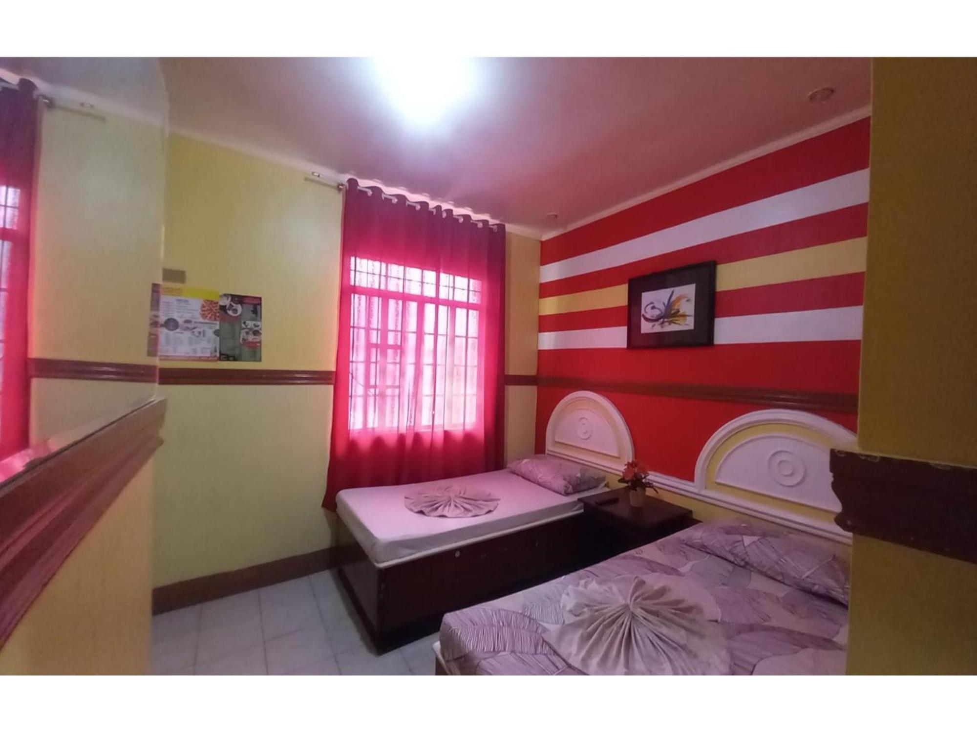 Oyo 1048 Jomckayl Apartelle Naga (Camarines Sur) Exterior foto