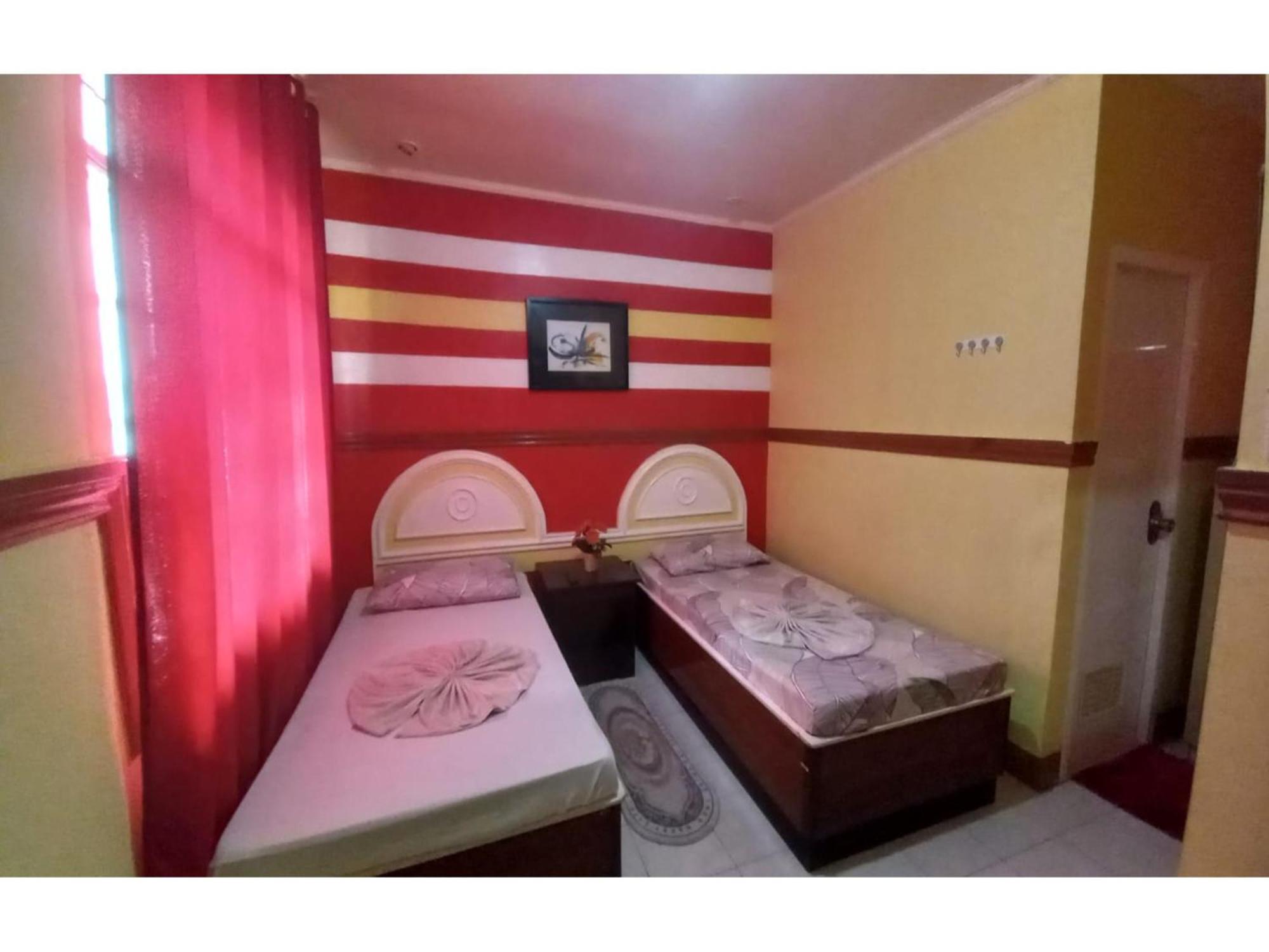 Oyo 1048 Jomckayl Apartelle Naga (Camarines Sur) Exterior foto