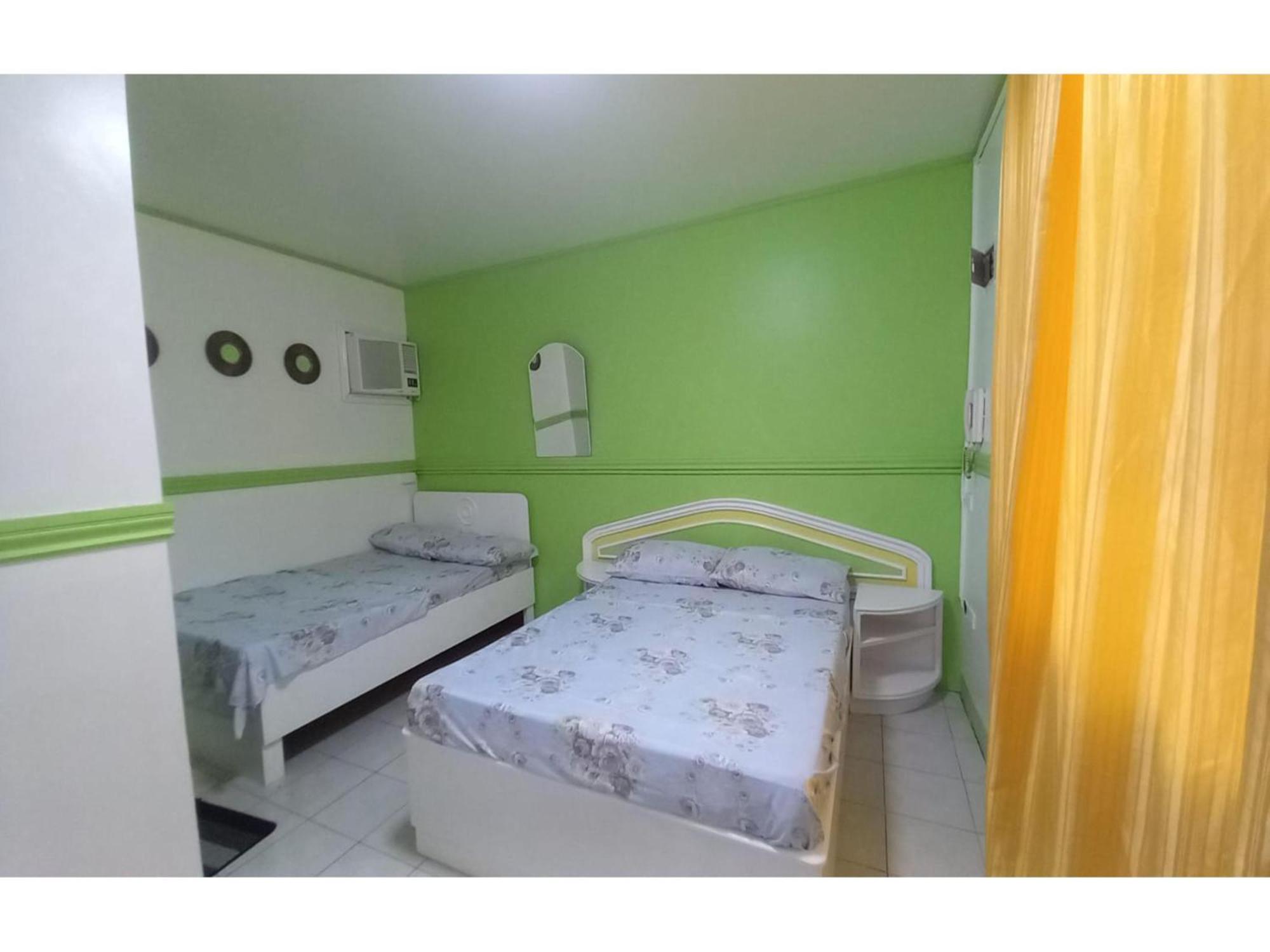 Oyo 1048 Jomckayl Apartelle Naga (Camarines Sur) Exterior foto