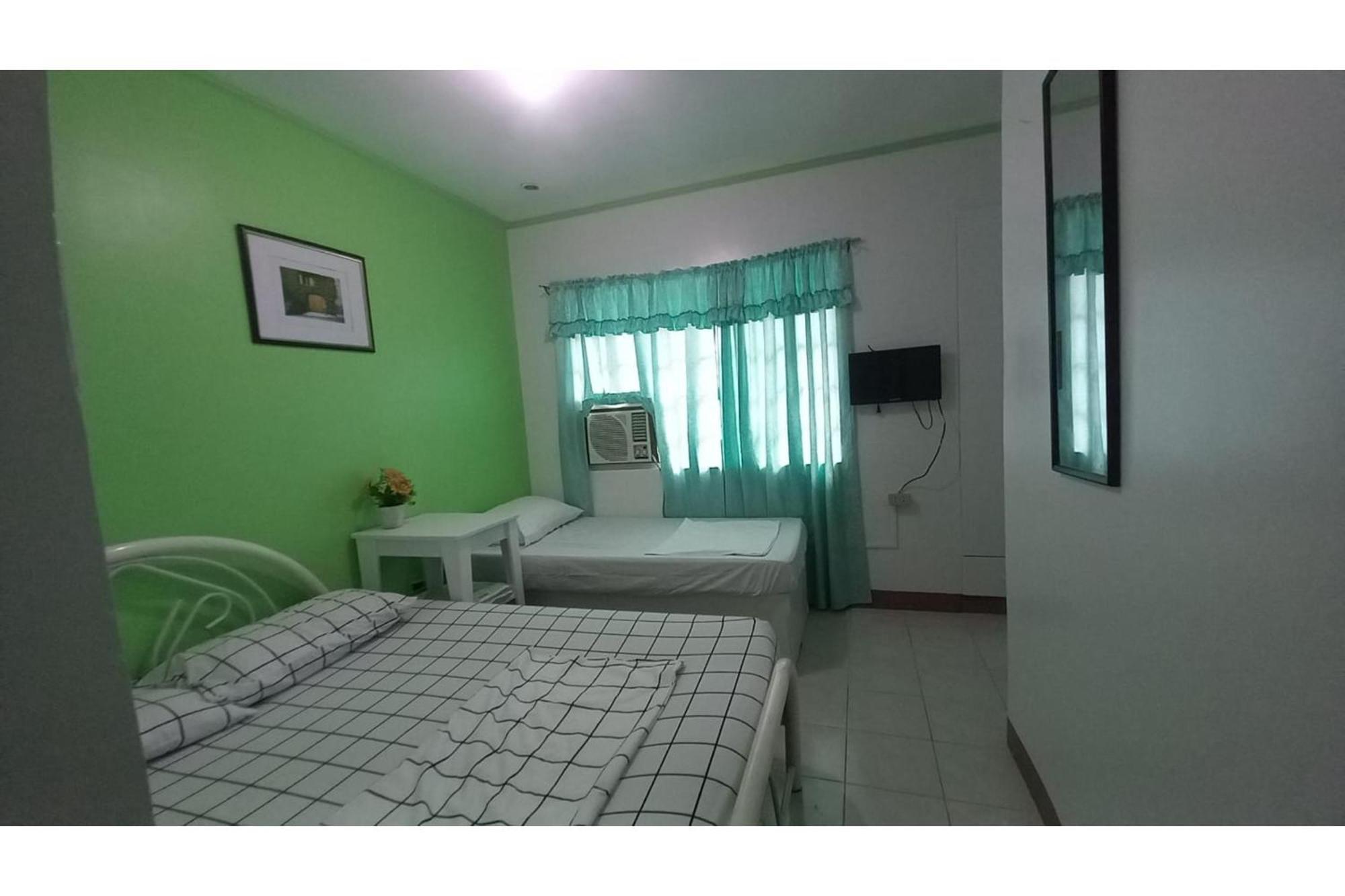 Oyo 1048 Jomckayl Apartelle Naga (Camarines Sur) Exterior foto